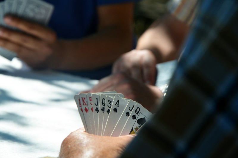 Poker là gì? Hiểu đúng về trò chơi bài phổ biến nhất thế giới
